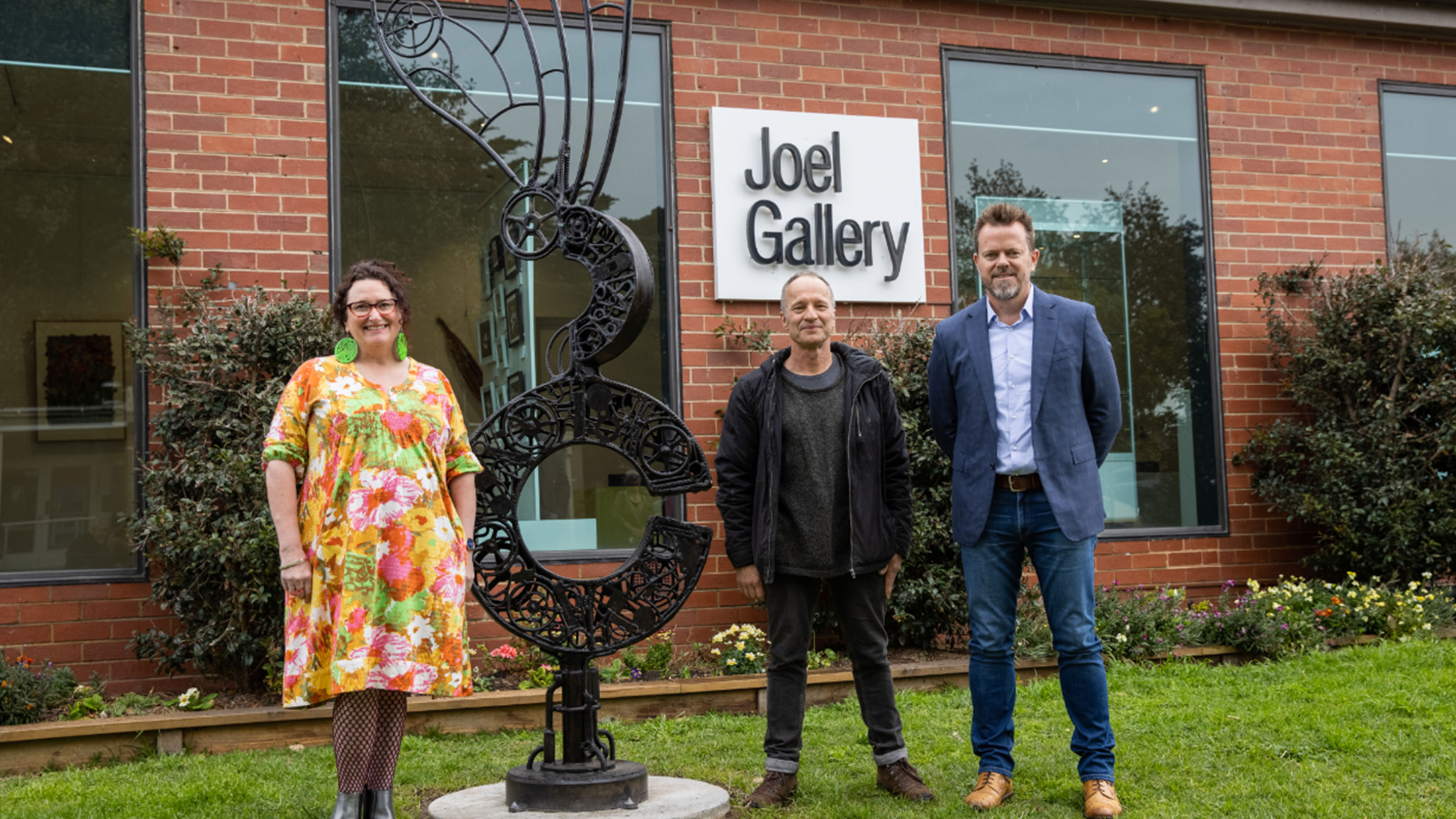 New sculpture unveiled at Louis Joel Arts and Community Centre honours Mobil Altona refinery