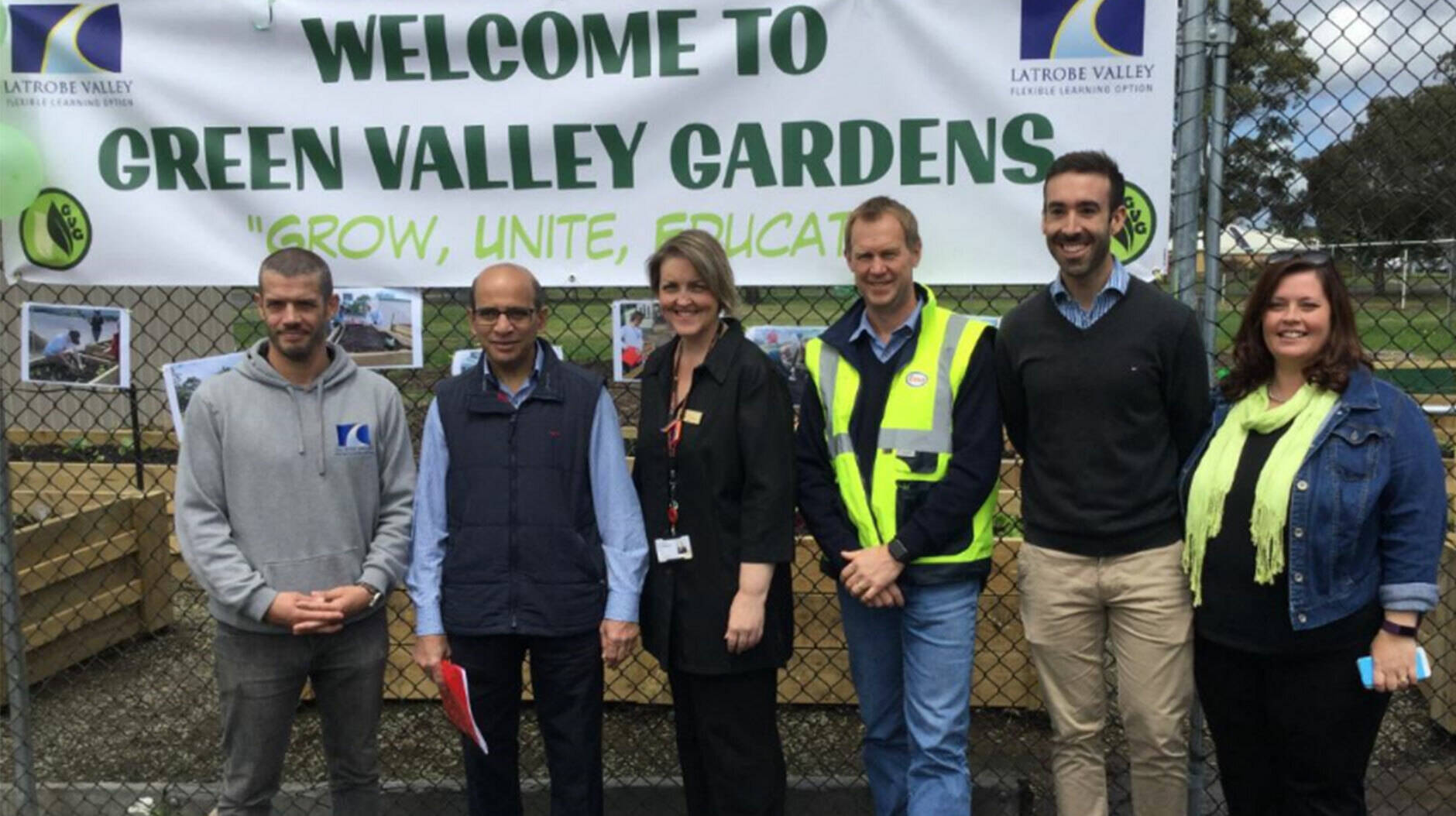 Image Photo — Representatives from Latrobe Valley Flexible Learning Option, Esso, Conservation Volunteers Australia and VicHealth joined Latrobe Valley Mayor, Kellie O’Callaghan (centre), in launching the community garden on 31 October 2017.